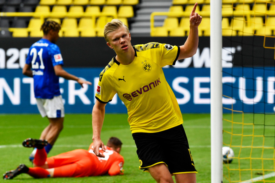 Wer sonst? Erling Haaland (r.) schoss das erste Bundesliga-Tor nach der Corona-Pause und brachte seinen BVB mit 1:0 in Führung.