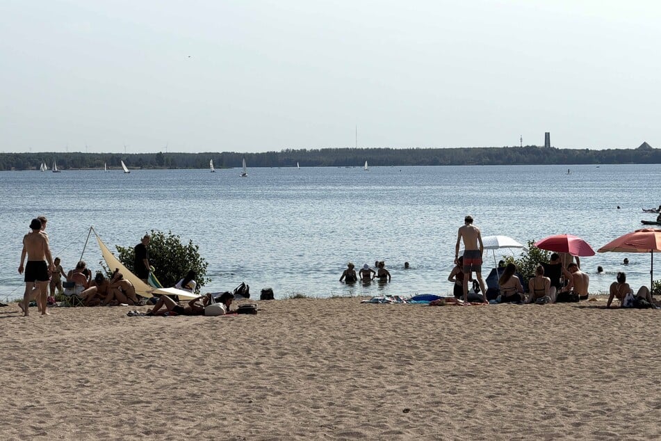 Der Nordstrand am Cospudener See ist besonders an heißen Tagen ein beliebtes Ausflugsziel.