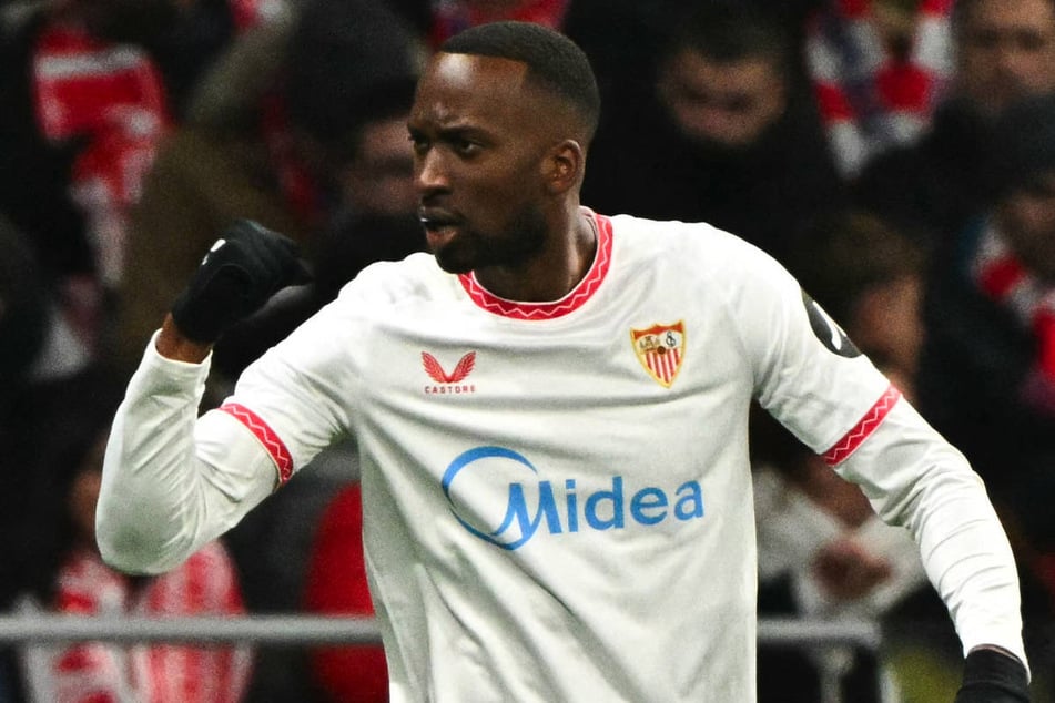 Der ehemalige Hertha-Kicker Dodi Lukebakio (27) ist am Deadline Day vom FC Sevilla zu Benfica Lissabon gewechselt.