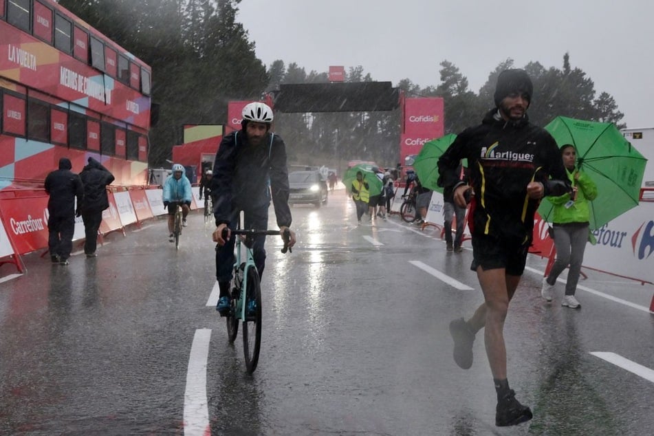 Radsport-Helden in Not! Warum ein Hotel plötzlich so gefeiert wird