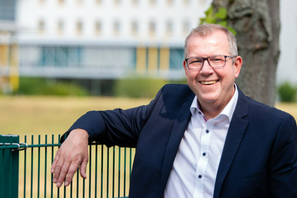 Ilko Keßler (48) liegt nach dem ersten Wahlgang für das Bürgerforum in Arnsdorf vorn. Er hat ein SPD-Parteibuch.