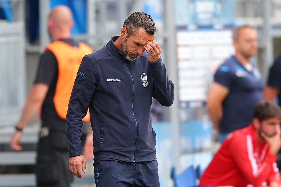 CFC-Trainer Christian Tiffert (42) wirkte nachdenklich - und war angefressen.