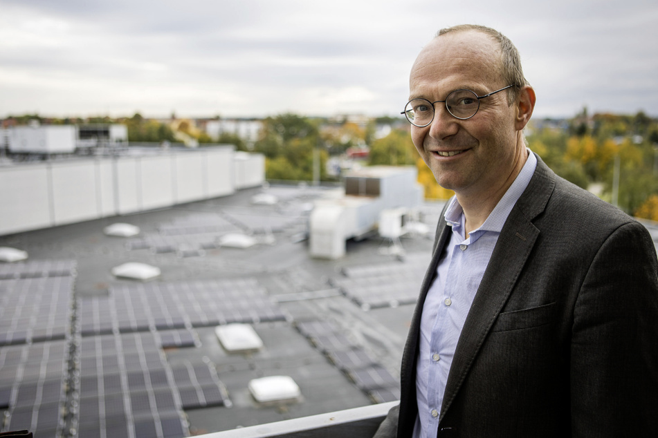 Sachsens Umweltminister Wolfram Günther (50) ist mit dem Solar-Projekt zufrieden. (Archivbild)