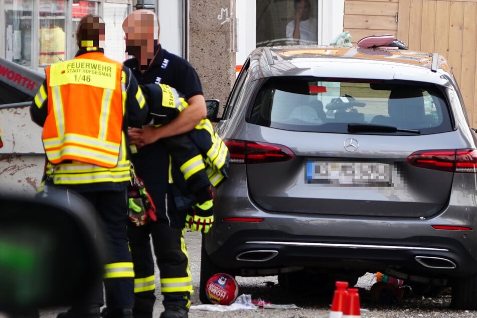 Ein Mercedes raste am Freitag durch die Mühlenstraße in Hofgeismar und verletzte in der Fußgängerzone mehrere Menschen.