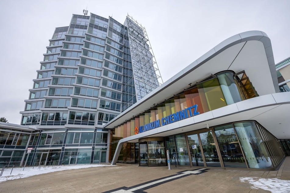 Als regionales Zentrum für Nephrologie begleitete die Klinik die Patientin von der Diagnostik über die Vorbereitung der Transplantation bis hin zur langfristigen Nachsorge auf höchstem medizinischem Niveau.