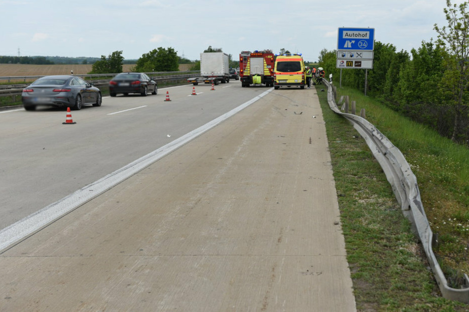 Schwerer Crash auf A14: Skoda kracht mit VW zusammen, Kind verletzt