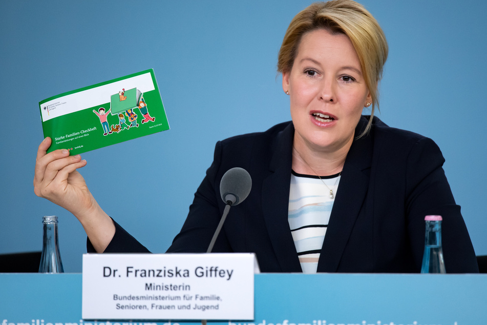 Franziska Giffey (SPD), Bundesfamilienministerin, bei einer Pressekonferenz im Bundesministerium für Familien, Senioren, Frauen und Jugend. (Foto: Bernd von Jutrczenka/dpa)