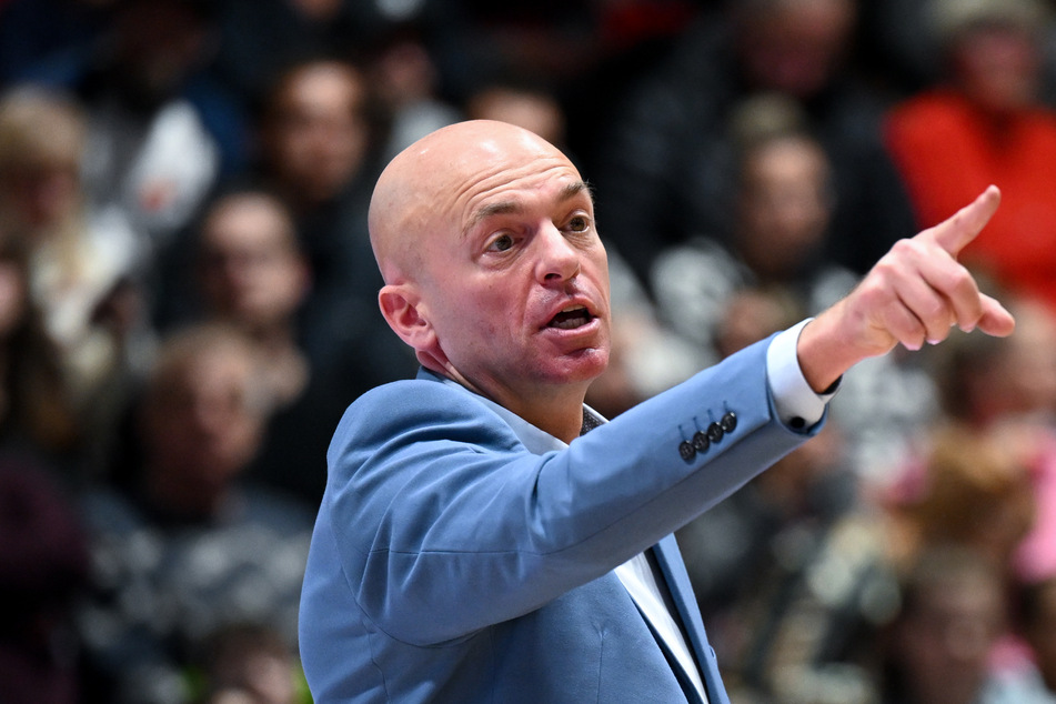 Niners-Trainer Rodrigo Pastore (50) muss mit seiner Mannschaft in den Plan-offs gegen die Telekom Baskets Bonn ran.