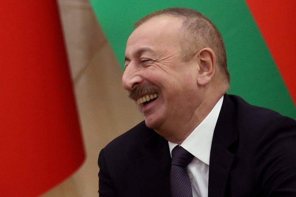 Aserbaidschan wird seit 2003 von Präsident Ilham Aliyev regiert. Zuvor hatte Aliyavs Vater Heydar Aliyev zehn Jahre lang die Macht in Baku inne.