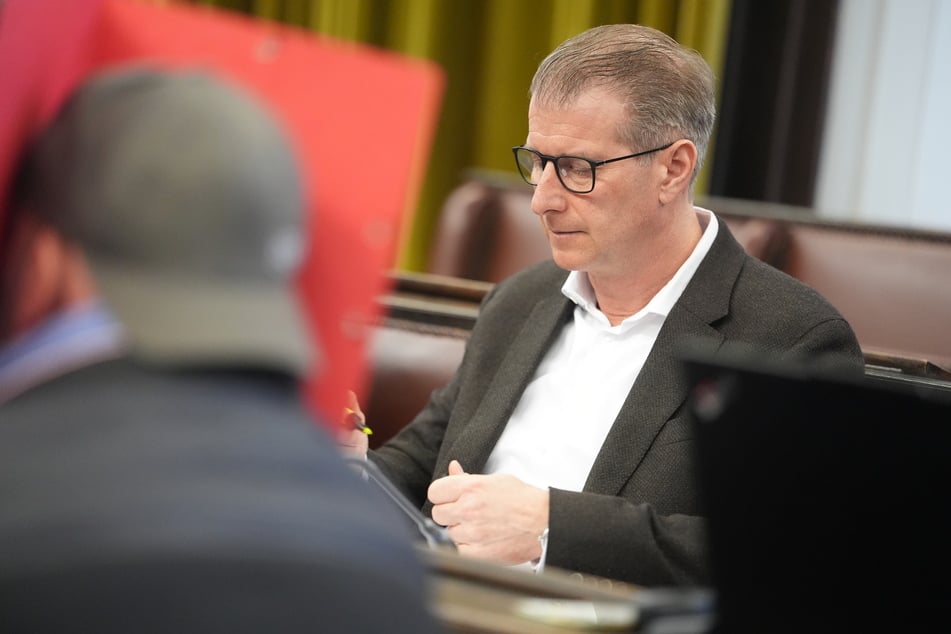 Auch Nebenkläger Stephan Hensel (51) ist am 40. Verhandlungstag wieder mit im Gerichtssaal.