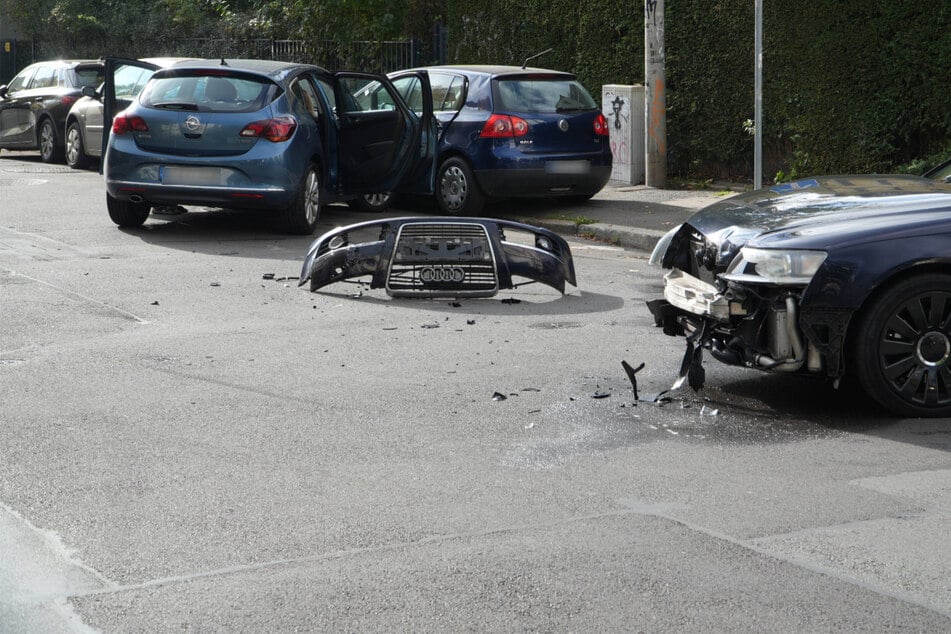 Dominoeffekt nach Crash in Leipzig: Fünf Autos in Unfall verwickelt!