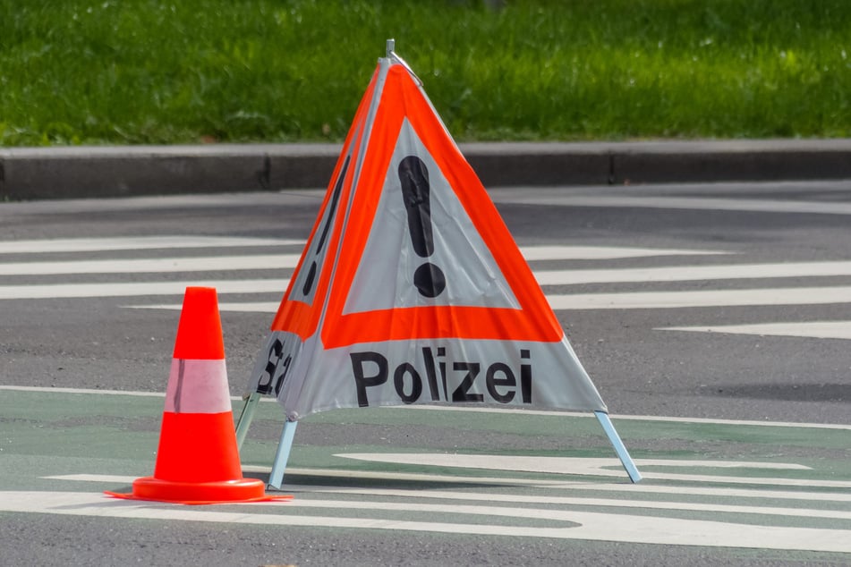 Die Polizei ermittelt in zwei Fällen des gefährlichen Eingriffs in den Straßenverkehr und sucht nach Zeugen. (Symbolfoto)