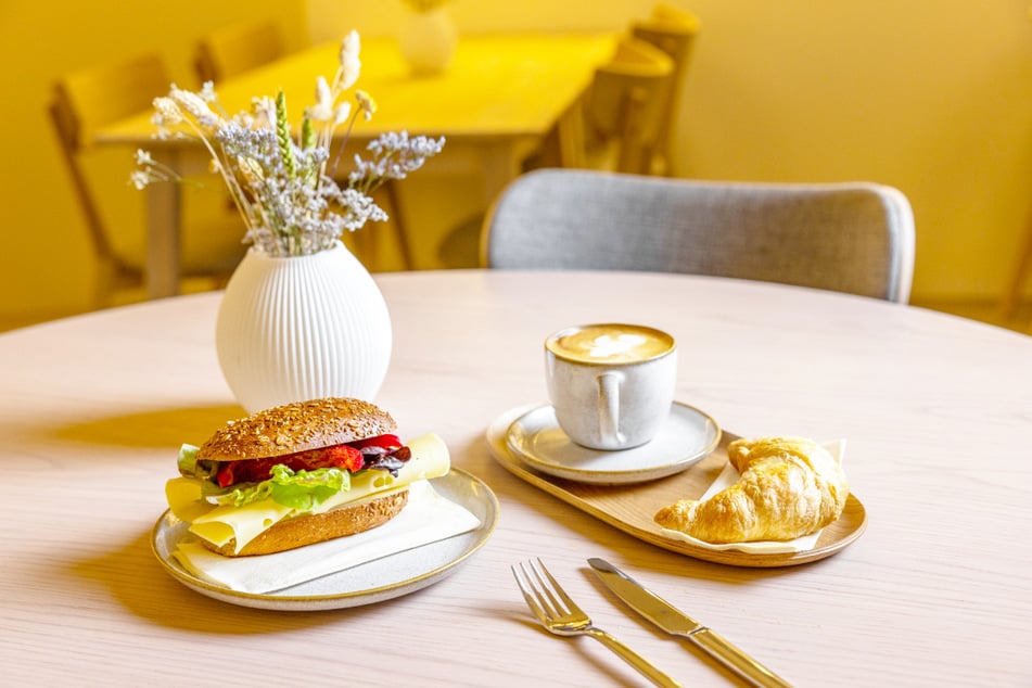 Das hauseigene Bistro hat am verkaufsoffenen Sonntag (12.4.) ebenfalls leckere Angebote in petto.