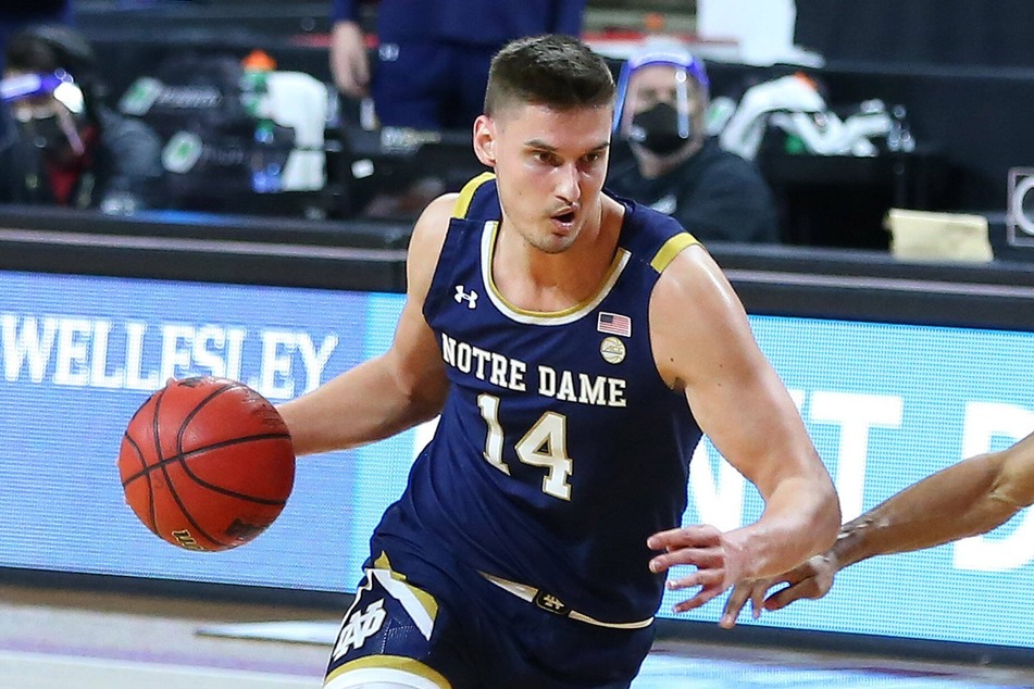 Nate Laszewski chipped in with seven points for the Fighting Irish on Saturday night.