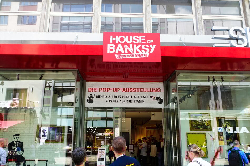 Um 10 Uhr eröffnete am Freitag in der Grimmaischen Straße die Ausstellung House of Banksy.