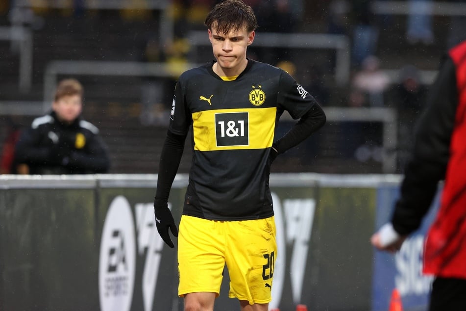 Nix Köln: Sturm-Talent Julian Hettwer (21) bleibt mindestens bis zum Saisonende bei der zweiten Mannschaft von Borussia Dortmund.