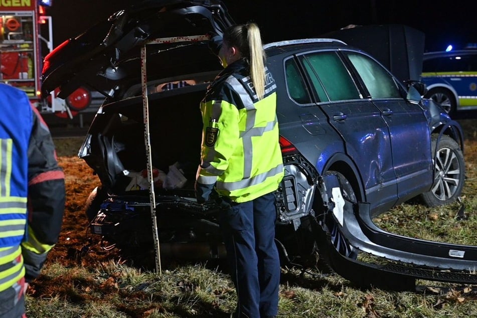 Die stark beschädigten Unfallwagen mussten abgeschleppt werden.