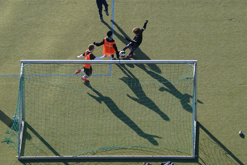 Mittlerweile sind 18 Prozent aller im Freistaat lebenden Menschen in einem Sportverein organisiert. Die Entwicklung im Kinder- und Jugendsport ist besonders erfreulich. (Symbolbild)