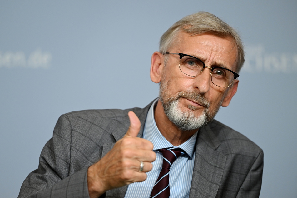 Sachsens Innenminister Armin Schuster (62, CDU): Die Kontrollen zeigen Wirkung.