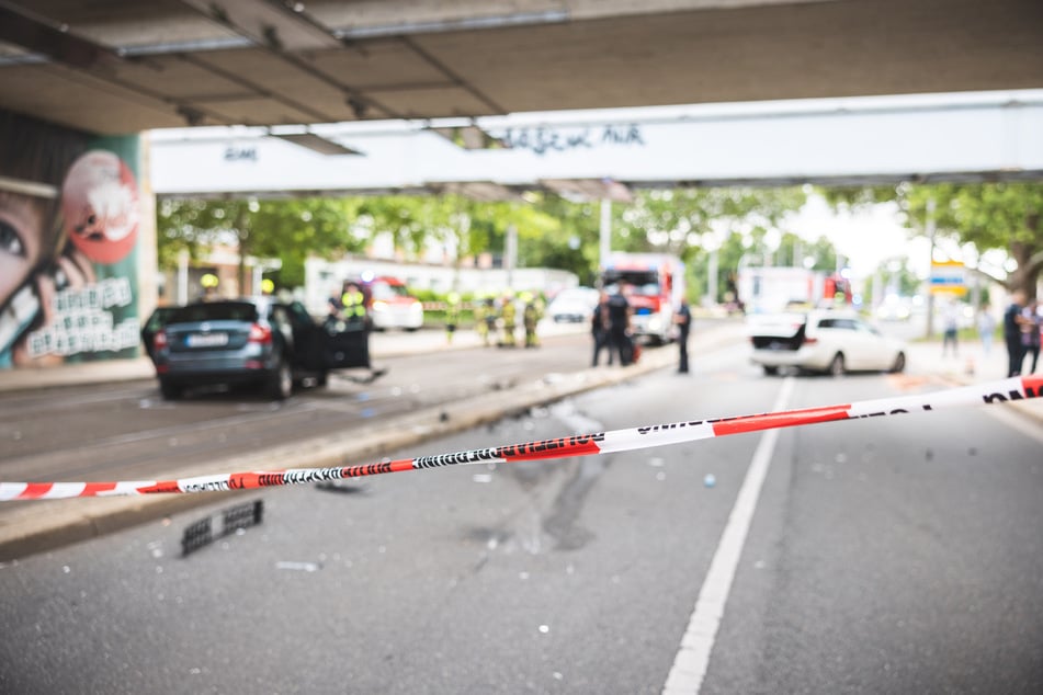 Die Heinrichstraße war im Anschluss für anderthalb Stunden voll gesperrt. Davon betroffen war auch der Linienverkehr.