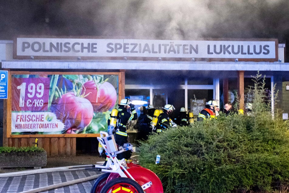 In dem Geschäft "Polnische Spezialitäten Lukullus" in Mainz-Bretzenheim brach am Montagabend Feuer aus.