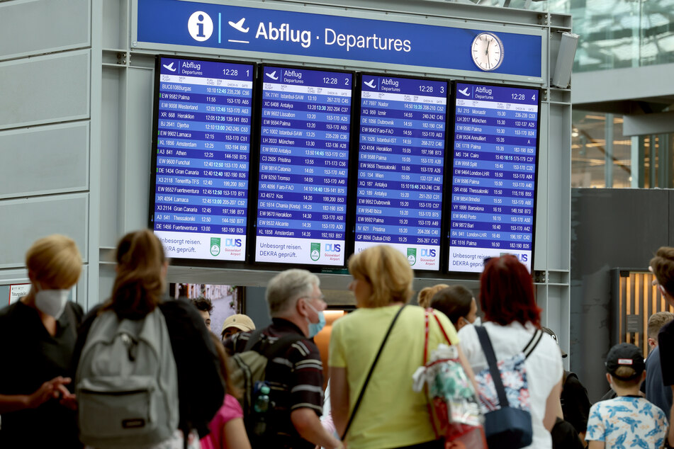 Lufthansa: Lufthansa-Streik: Flughafen Düsseldorf geht von enormen Ausfällen aus, "Anschieber" sind der Grund!