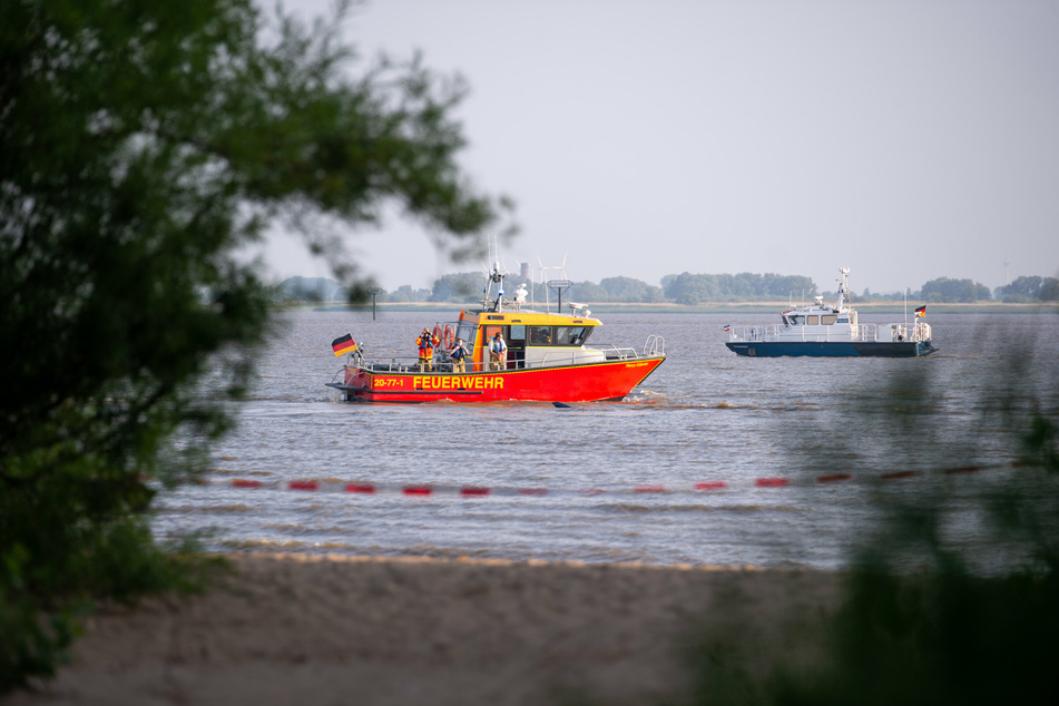 Nach Angaben der Wasserschutzpolizei kamen sowohl mehrere Boote als auch ein Hubschrauber bei der Suche nach dem Mann zum Einsatz. (Symbolbild)