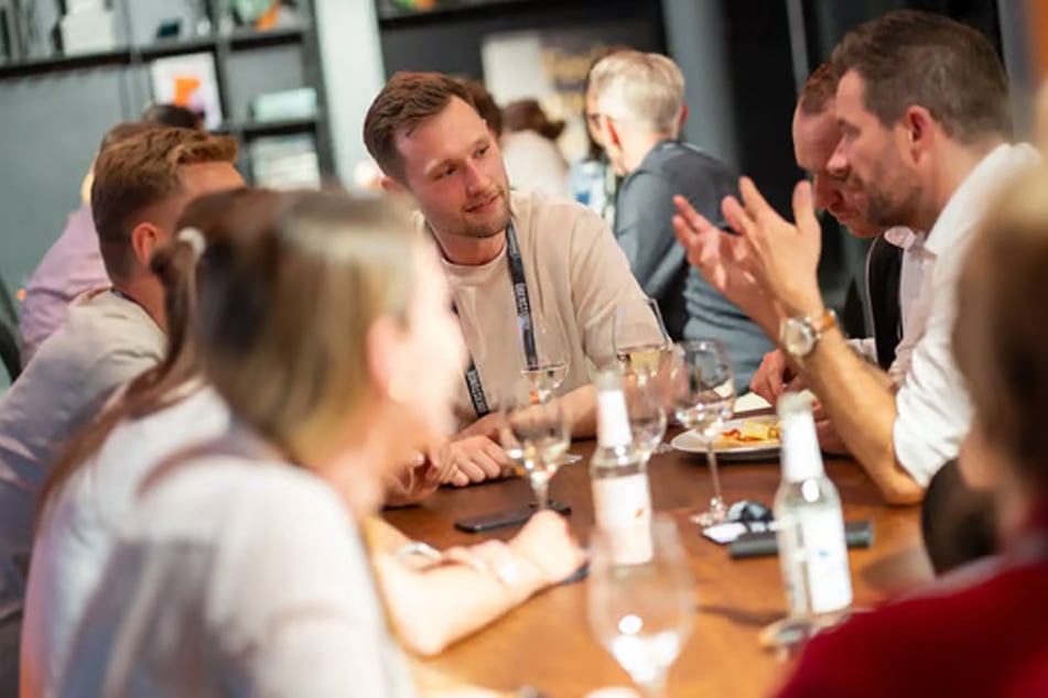 Darum machen am Dienstag (18.11.) viele Dresdner eine Überstunde