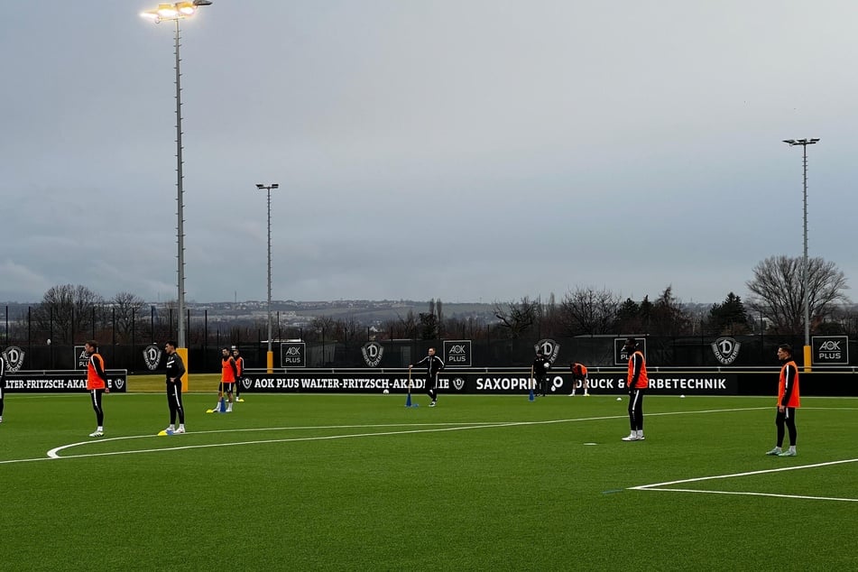 Mit 27 Spielern trainierte Dynamo am Dienstag vor dem Sachsenderby gegen Erzgebirge Aue.