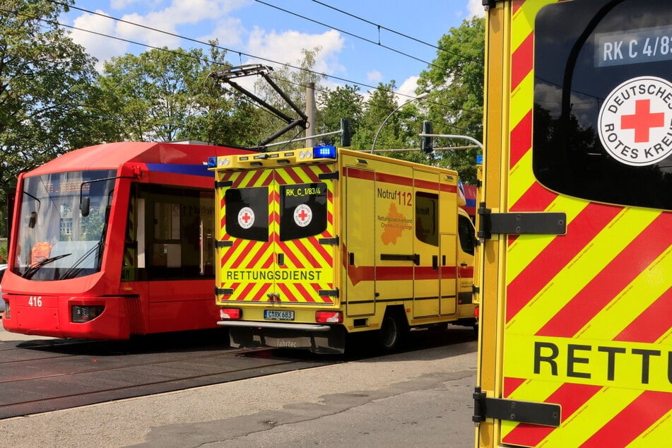 Die Fahrgäste in der Straßenbahn blieben unverletzt.