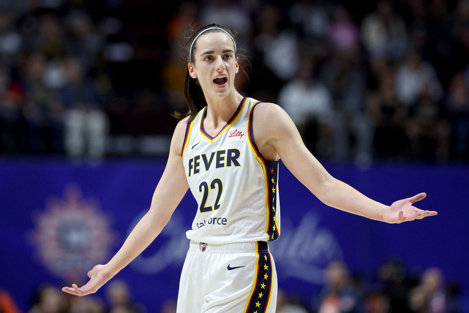 Indiana Fever star Caitlin Clark scored 20 points but gave up 10 turnovers in a WNBA debut that ended with defeat to the Connecticut Sun.