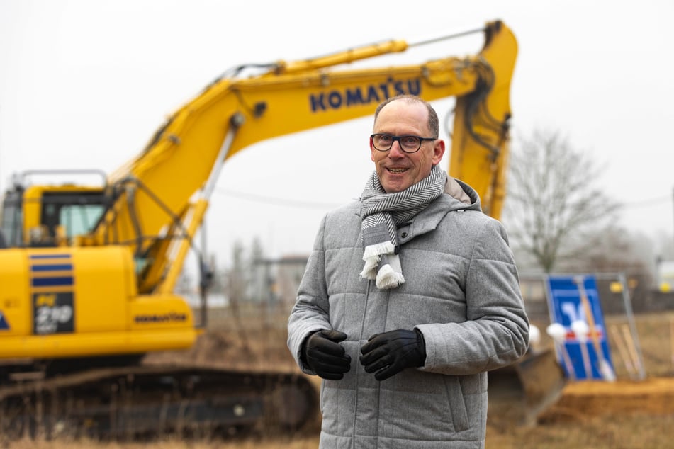 Claus-Michael Zwiebel (61), Vorstand der VR Bank Meißen Großenhain hebt vor allem die sehr gute Infrastruktur in Medingen hervor.