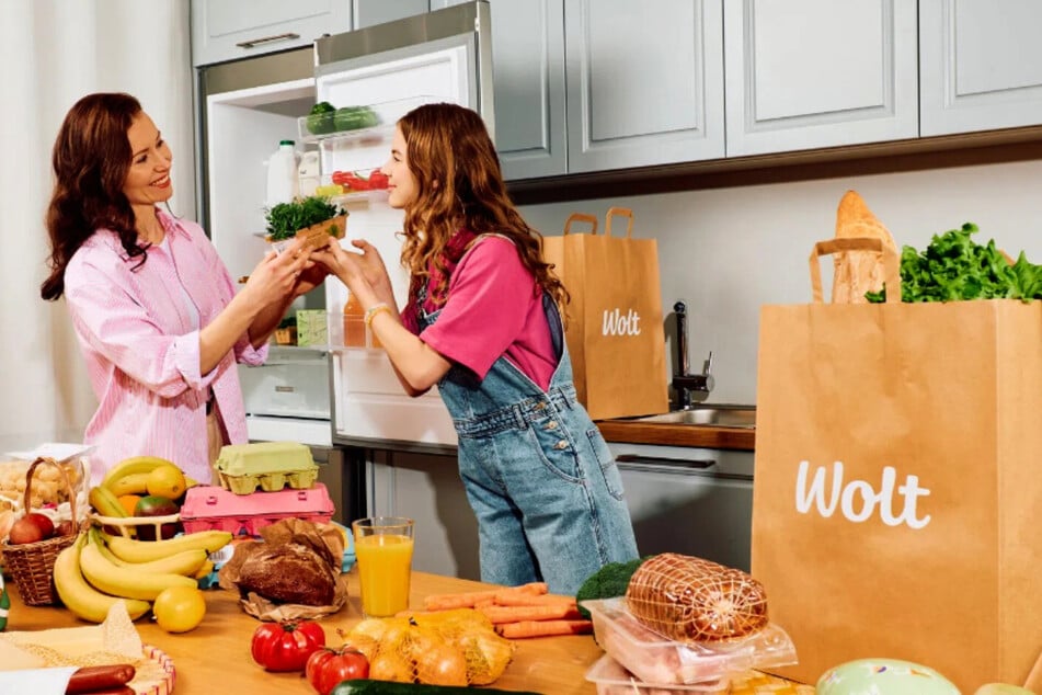 Wolt liefert am 11. Mai zum Muttertag mehr als nur Essen, denn auch Geschenke kommen bequem per App direkt vor die Haustür.