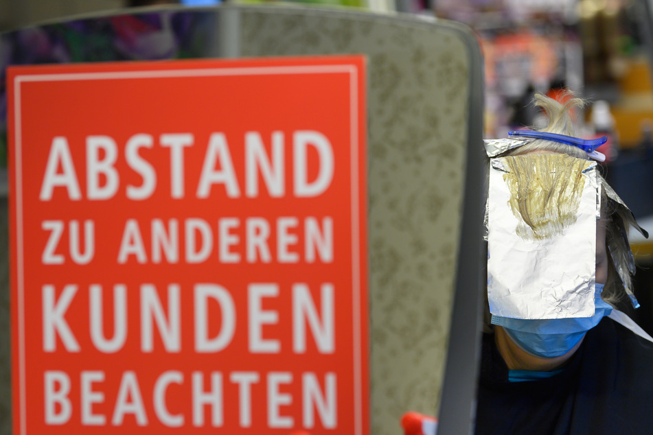 Trotz gestiegener Infektionszahlen: Sachsens Friseure öffnen heute wieder.