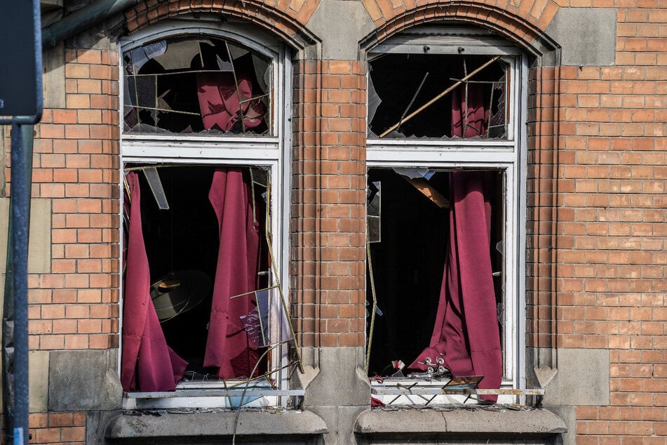 Die Explosion ließ die Fenster der Pizzeria im schwäbischen Eislingen gänzlich zerbersten.