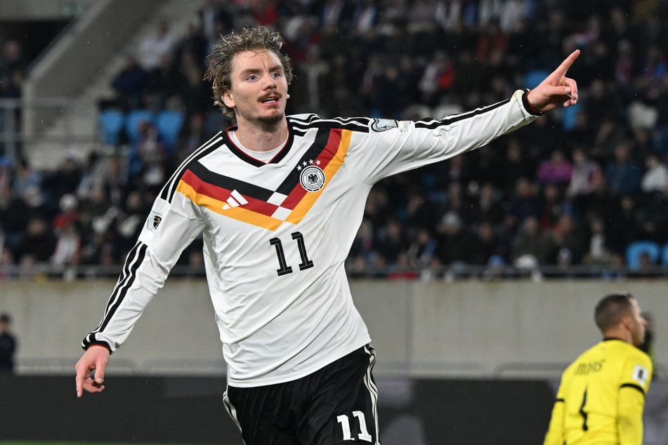 Sieht gut aus: Nick Woltemade (23) im neuen Deutschland-Trikot