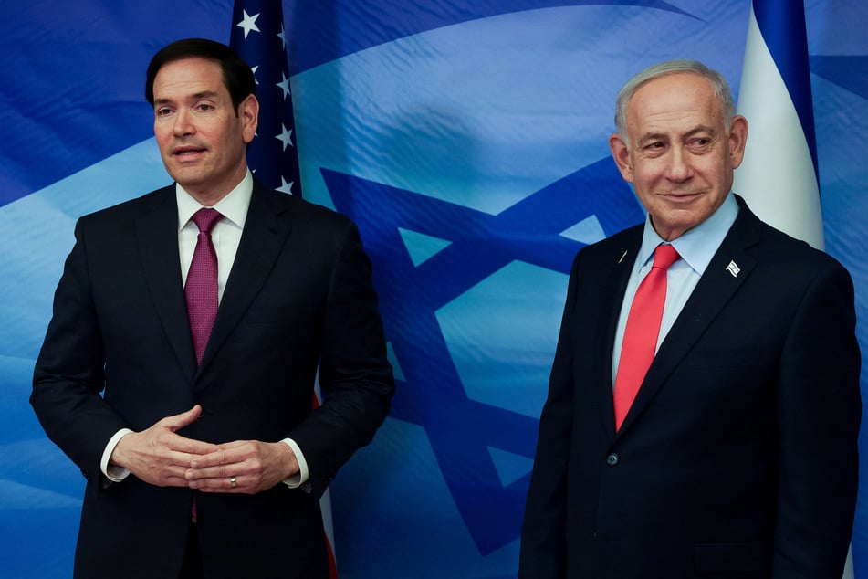 US Secretary of State Marco Rubio (l.) speaks next to Israeli Prime Minister Benjamin Netanyahu in Jerusalem on October 23, 2025.