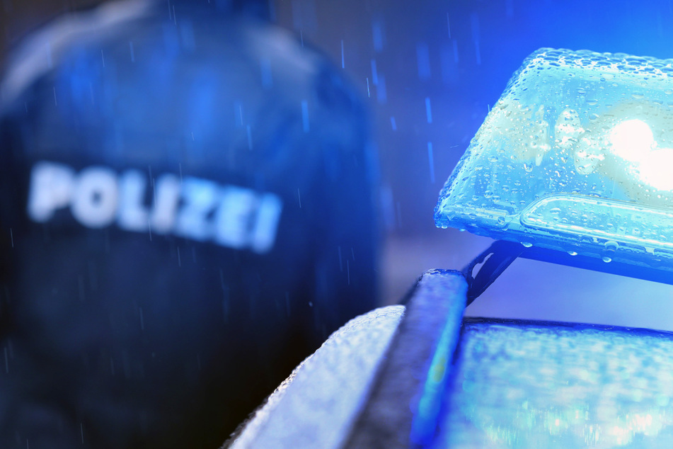 Die Polizei konnte den Autofahrer nach dessen Unfallflucht ausfindig machen – und ermittelt nun gegen den Mann. (Symbolbild)