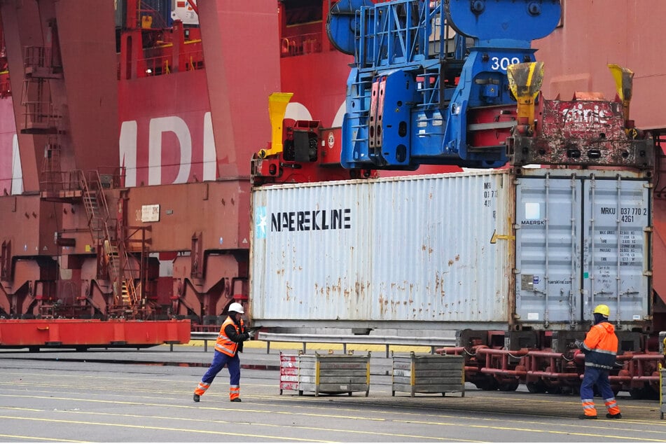 Tonnenschwerer Container abgestürzt: 49-Jähriger sofort tot!