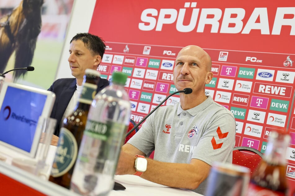 Ihre Weiterbeschäftigung steht auf Messers Schneide: FC-Sportgeschäftsführer Christian Keller (45, l.) und Trainer Gerhard Struber (47, r.) müssen gegen Holstein Kiel im Pokal liefern.