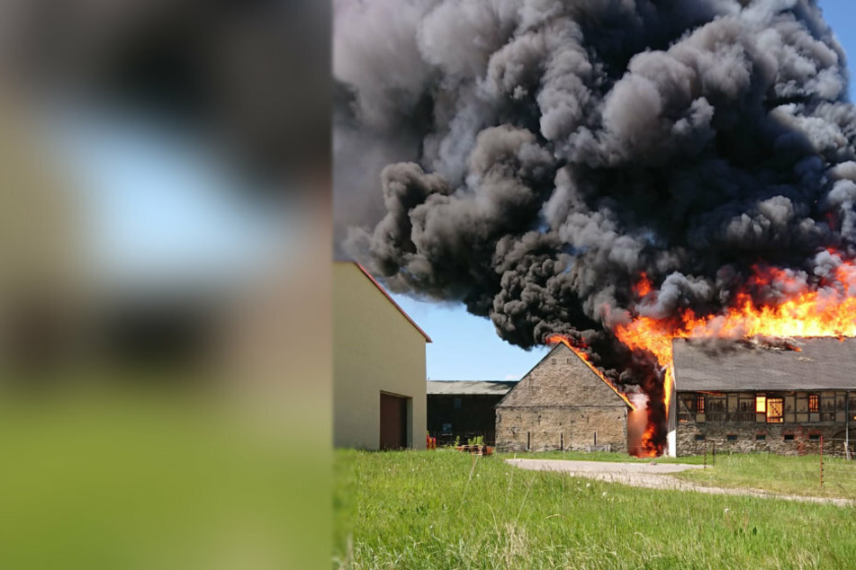 Zwei Scheunen standen in Flammen.