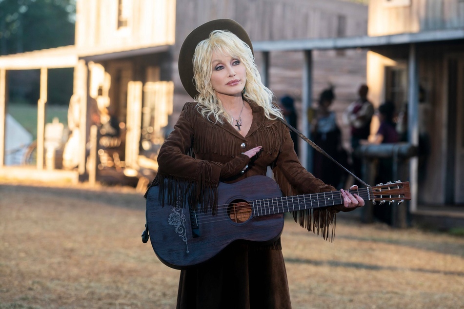 Country singer Dolly Parton has withdrawn her nomination for the Rock &amp; Roll Hall of Fame's 2022 induction.