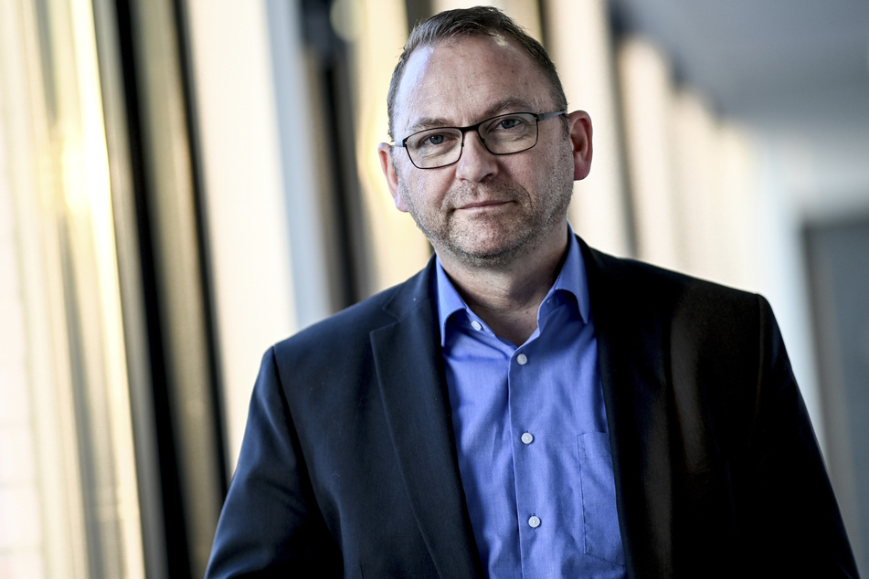 Frank Werneke ist der Vorsitzende von Verdi und fordert im Lockdown mehr Geld für Arbeitnehmer.
