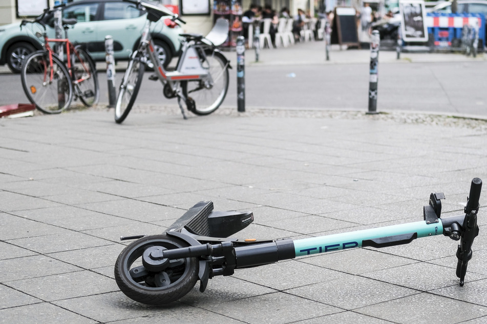 Am Donnerstag wurde in Rostock ein 5-Jähriger angefahren. Der Unfallverursacher flüchtet. Die Polizei fahndet. (Symbolbild)