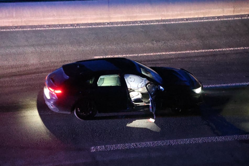 Eines der verunfallten Fahrzeuge musste nach dem Unfall abgeschleppt werden.