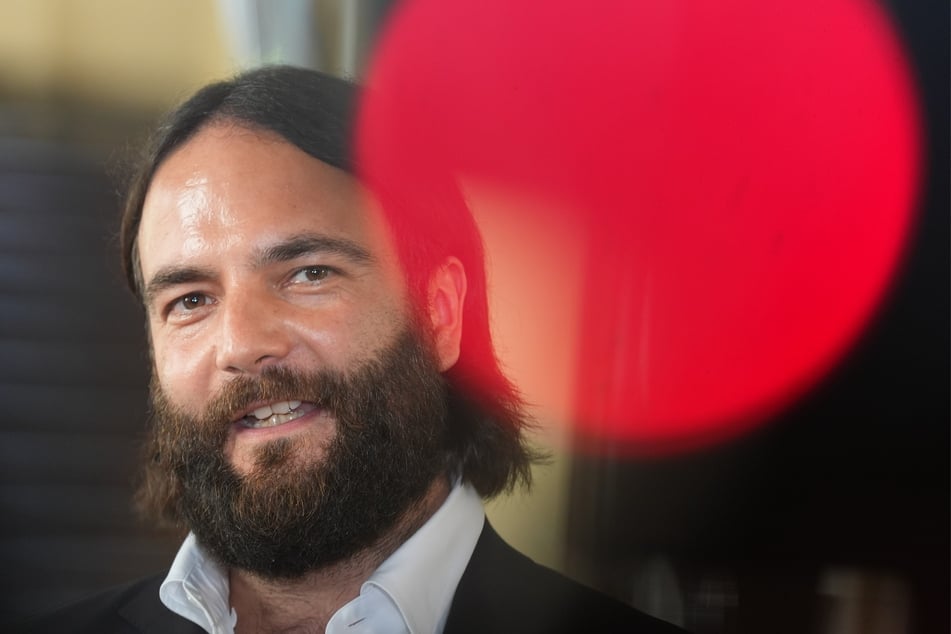 Ingo Bott, Verteidiger von Block, gibt ein Statement ab.