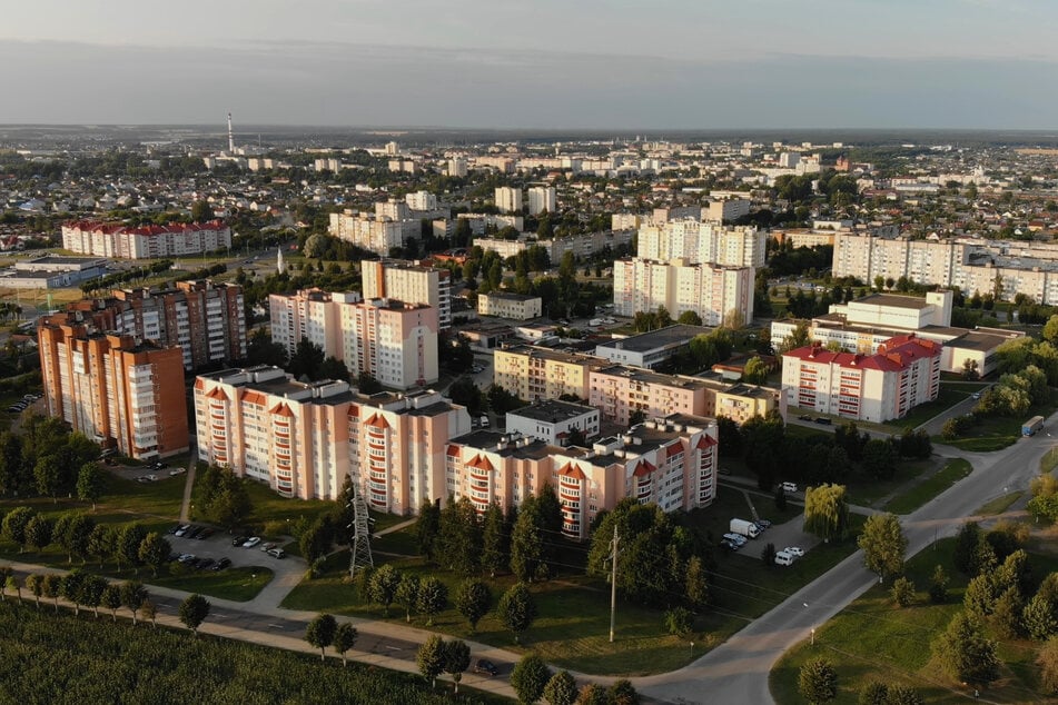 In der Nähe der rund 100 000 Einwohner zählenden Stadt Lida im Nordwesten von Belarus liegt Dornaus Zwiebel-Imperium.