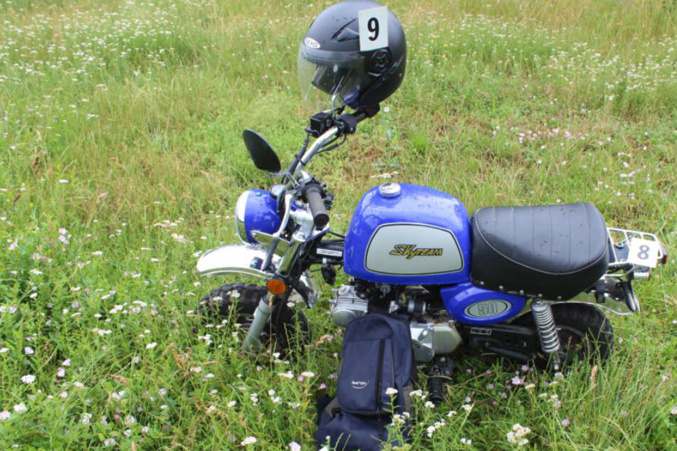 Ds auffällige Moped des Opfers wurde in einem parkähnlichen Bereich zwischen Kriftel uund Frankfurt-Sindlingen entdeckt.