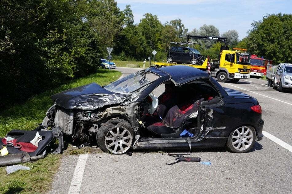 Auf der Kreisstraße bei Friedberg ist Ende August eine 18-Jährige tödlich verunglückt. Nun starb auch der 73 Jahre alte mutmaßliche Unfallverursacher.