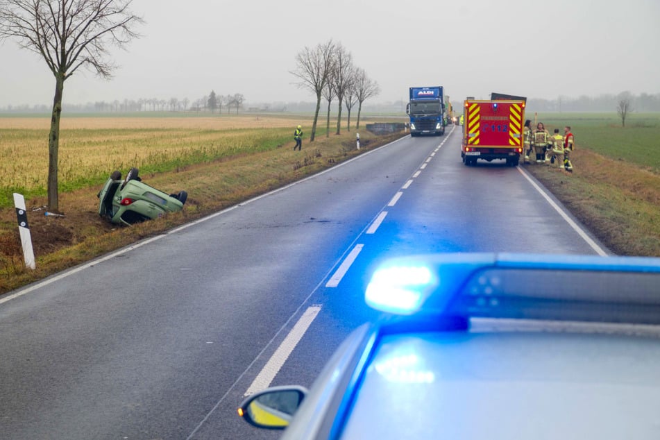 Neben Polizei und Rettungsdienst war auch die Feuerwehr vor Ort.